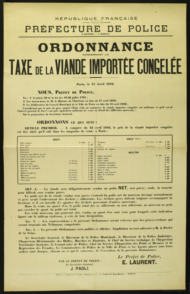 Alte Steuerform mit schwarzem Hintergrund, weißem Text und leichten Knicken, die Details wie Datum, Uhrzeit und Ort zeigen.