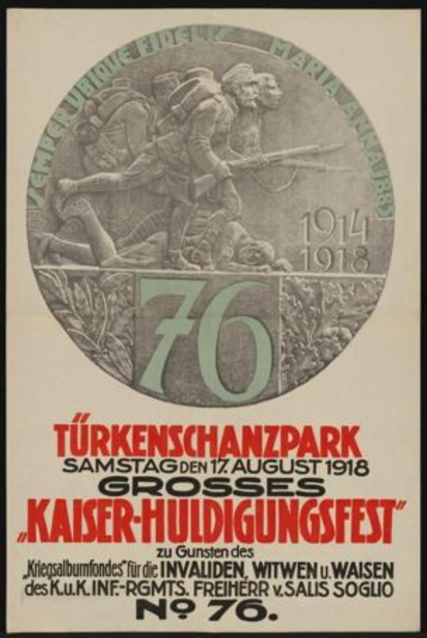 Plakat zum 70-jährigen Jubiläum des Kaiser-Huldigungsfestes in Berlin, Deutschland, mit einer Gruppe von Menschen in der Mitte, umrahmt von Text und Zahlen in einem klassischen Foto-Rahmen.