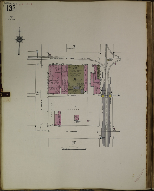 Offenes Buch mit einer detaillierten Stadtkarten-Illustration auf seinen Seiten, begleitet von Text und Plänen.