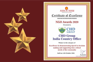 Auszeichnung für den Ngo Awards 2020, mit dem Text 'Chd Group India Country Office' und einem Schild-Logo mit einem zentralen Stern und einem Lorbeerkranz, markiert durch drei Sterne auf der linken Seite.