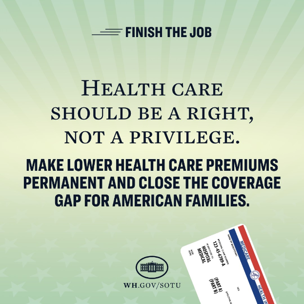 Ein Plakat mit dem Text "Beende den Job: Gesundheit sollte ein Recht sein, nicht ein Privileg" und einer Karte mit der Aufschrift "Mache dauerhaft niedrigere Gesundheitskosten und schließe die Versorgungslücke für amerikanische Familien."