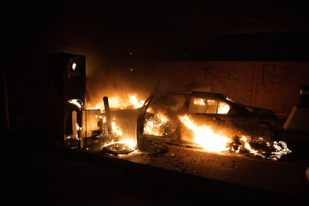 POL-ME: Zwei Autos durch Feuer beschädigt - 2508088