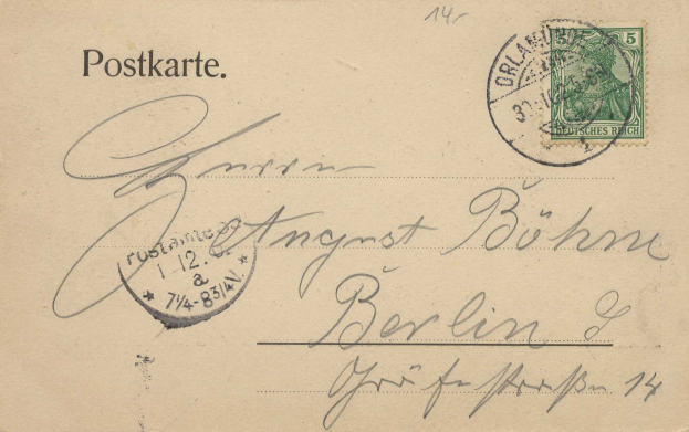 Eine alte deutsche Postkarte in sehr gutem Zustand, die ein Stempel, den Text "Grundfahrzeug" und eine Illustration eines Mannes zeigt.