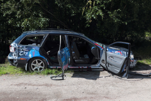 POL-HF: Audi fährt auf - Fahrer fährt unter Alkoholeinfluss